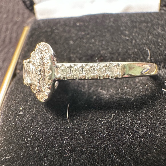 1/2 Ct TW Oval/ Round Diamond Engagement Ring - Picture 4 of 13